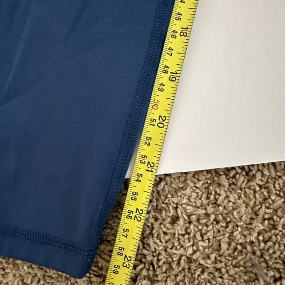 Tunings high waisted capri Yoga pants. Size Medium.
Never worn. - Picture 5 of 6